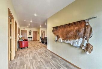 Large Ten Sleep Home On Main St, 10 Mins To Canyon