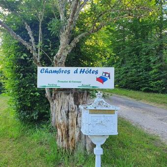 Bed & Breakfast Ferme Equestre Gateau Stables Domaine De Varenne