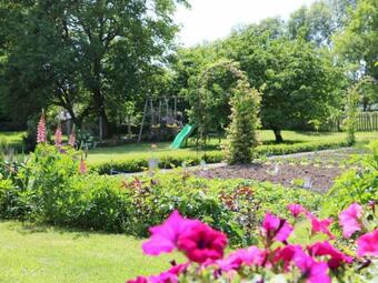 G�te Saint-blin, 5 Pi�ces, 9 Personnes - Fr-1-611-31