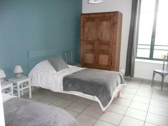 G�te Saint-just-la-pendue, 4 Pi�ces, 6 Personnes - Fr-1-496-52