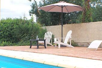 Hostal Chambres D'h�tes La Luciole