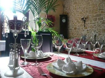 Hotel Le Relais Du Chapeau Rouge