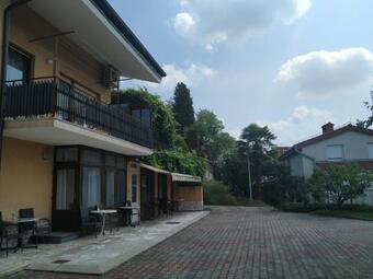 Hotel Accomodation Pertout