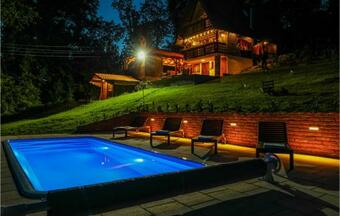 Awesome Home In Stubicke Toplice With Outdoor Swimming Pool, Sauna And 2 Bedrooms