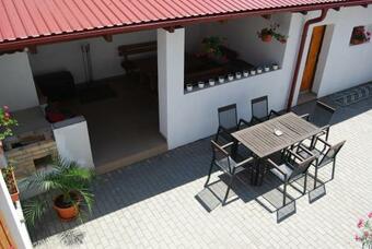 Hostal Penzion Na Rozcest�