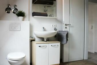 Workers Apartment In Frickenhausen Mit Tv & Wlan