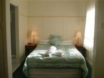 Hostal Point Lonsdale Guest House