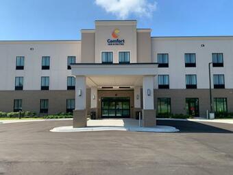 Hotel Comfort Inn & Suites
