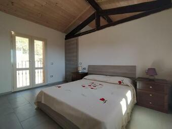 La Rossa Nel Verde Selvaggio