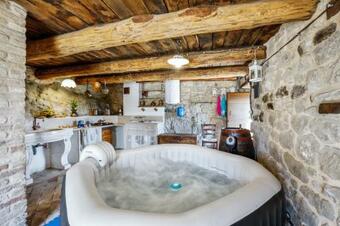 2 Bedrooms Chalet With Jacuzzy And Furnished Garden At Meschia