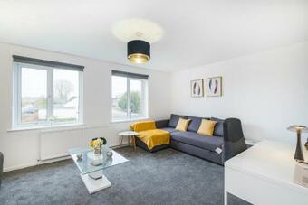 Lovely 2 Bed Apartment With Parking In Thurrock