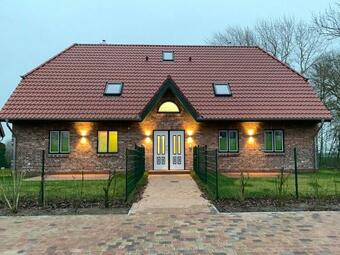 Apartamento Leuchtfeuer, Ferienwohnung F�r 4 Personen - Erwachsene Oder Kinder - In De Feerjenhusen Am Haubarg Von Vollerwiek, Fertigstellung April 2020