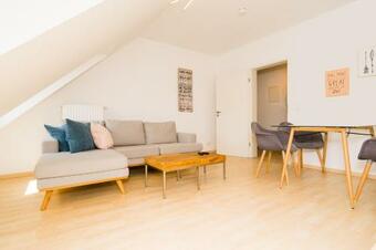 Apartamento Dachgeschoss-apartment / Ruhig / Zentrale Lage Nahe Staatstheater / Hbf