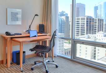 Delta Hotels Vancouver Downtown Suites