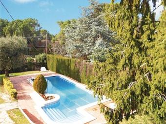 Holiday Home Passeig Del Serrat L�ocata