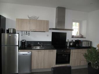 La Maison Des Chiens Rouges