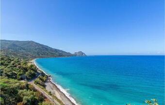 Awesome Apartment In Marina Di Caronia With 1 Bedrooms