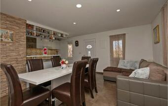 Amazing Home In Donji Vinjani With Wifi, Outdoor Swimming Pool And 2 Bedrooms