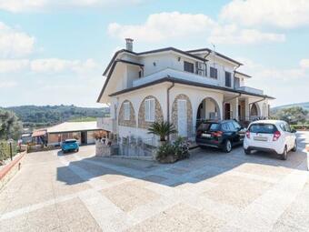 Tasteful Holiday Home In Priverno With Garden