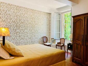 Location Prestige 400 M2 Dans Ch�teau En Provence