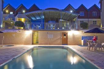 Aparthotel Hillarys Harbour Resort