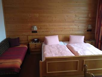 Hostal G�stehaus Midi