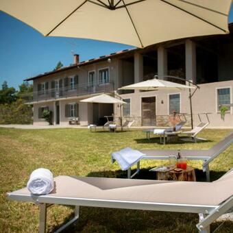 Bed & Breakfast Cascina Brichat Alta Langa