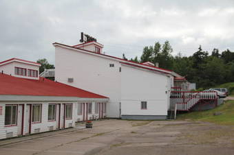 Motel Cape Breton Causeway Inn