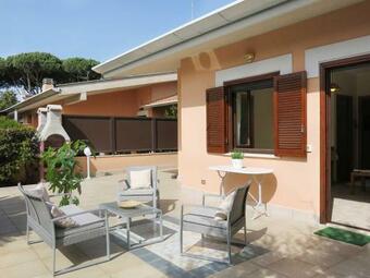 Margy - Villa In Residence A 100 Mt Dal Mare