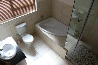 Oyster Catcher Stay And Explore