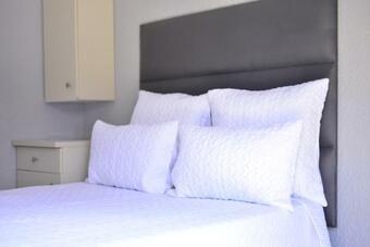 Hostal Premier Lifestyle Guesthouse