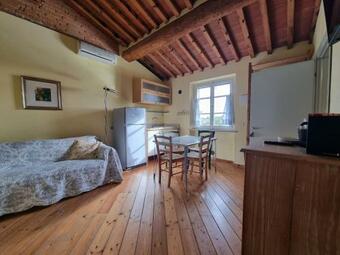 Delightful Holiday Home In Toscana With Shared Pool