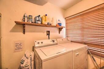 Cozy Escape With Yard Hike, Sightsee And Explore