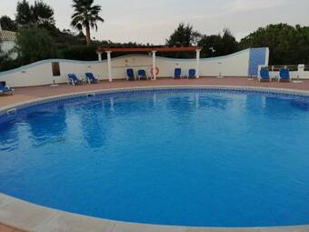 Apartamento Komfortables Town House In Budens, Westalgarve