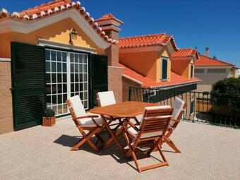 D�yellow House - Beach And Countryside