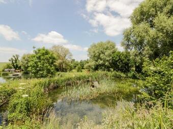 Oak Lodge At Bridge Lake Farm & Fishery