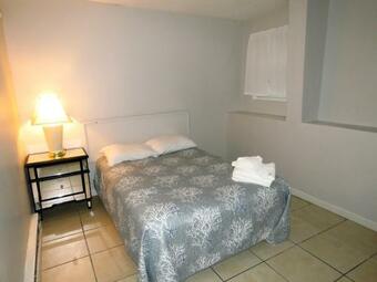 Aparthotel Breakers By The Sea