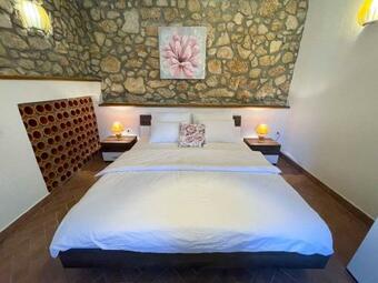 Holiday Home In Drivenik 42242