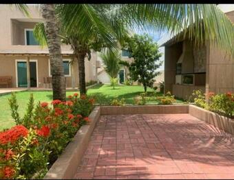 Excelente Casa Com Piscina E Academia.