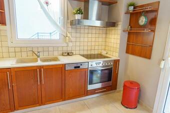 Emerald Maison, Style & Comfort - Pc, Netflix