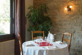 Hotel Logis Hostellerie Des Monts Jura