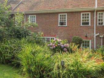 Woodlands By The Sea Cottage