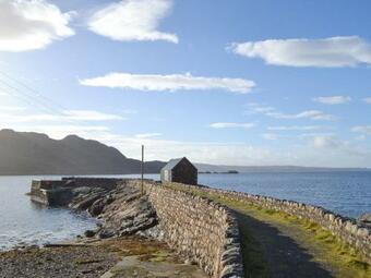 Lily Lodge - Uk31958