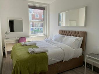 The Four Bays Apartment - Cliftonville Central - By Goldex Coastal Breaks