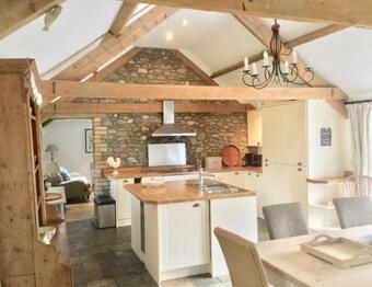 Cuckoo Barn At Penygaer