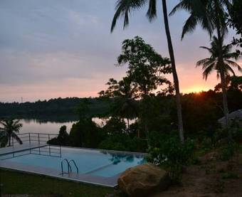 Hotel Kadolana Eco Village