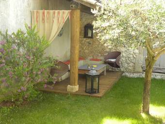 Hostal La Maison Des Autres, Piscine Chauff�e, Chambres D'h�tes Proches Uz�s, N�mes, Pont Du Gard