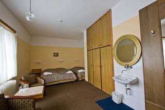 Ea Hostel Hrub� Sk�la