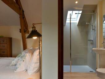 Bucknole Farm - The Old Shippon