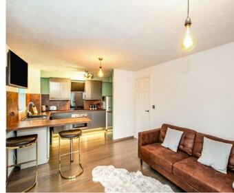 Papworth Apartment